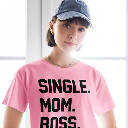 SINGLE. MOM. BOSS. CROP TOP TEE (BLACK + RED)